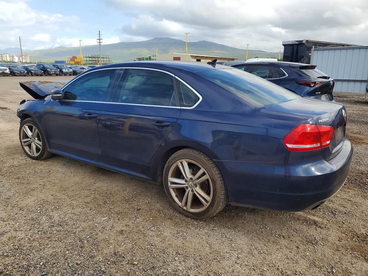 2014 VOLKSWAGEN PASSAT SE photo 3