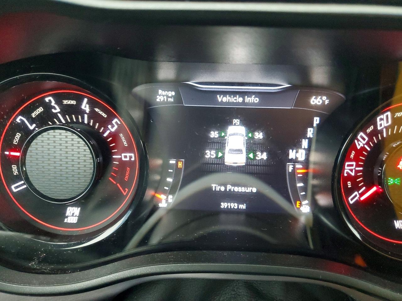 2023 DODGE CHALLENGER SXT photo 25