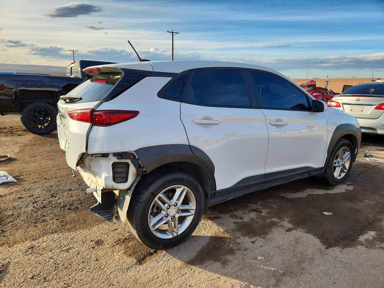 2020 HYUNDAI KONA SE photo 3