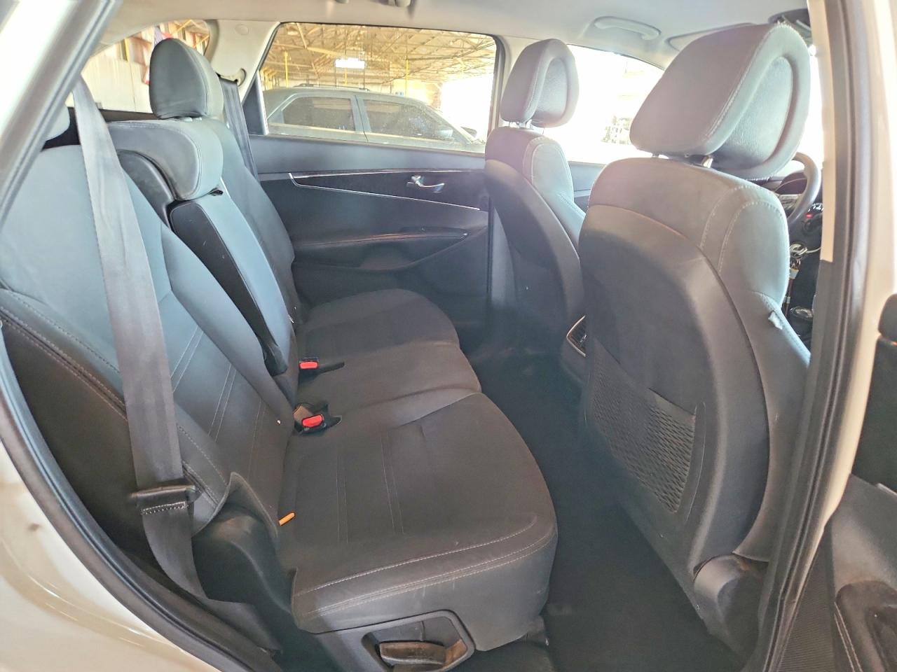 2016 KIA SORENTO LX V6 photo 11