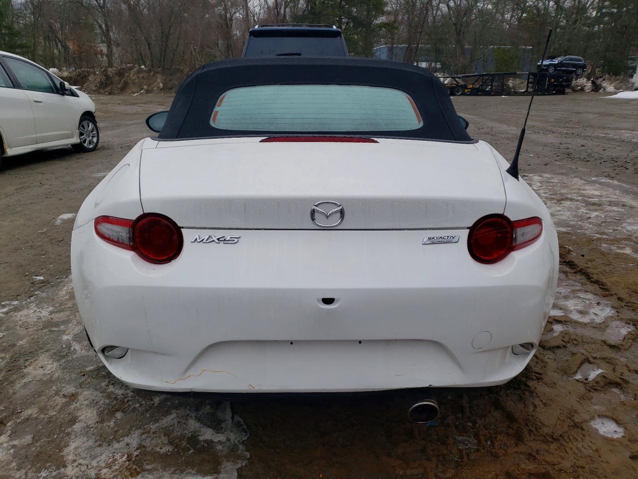 2019 MAZDA MX-5 MIATA SPORT photo 11