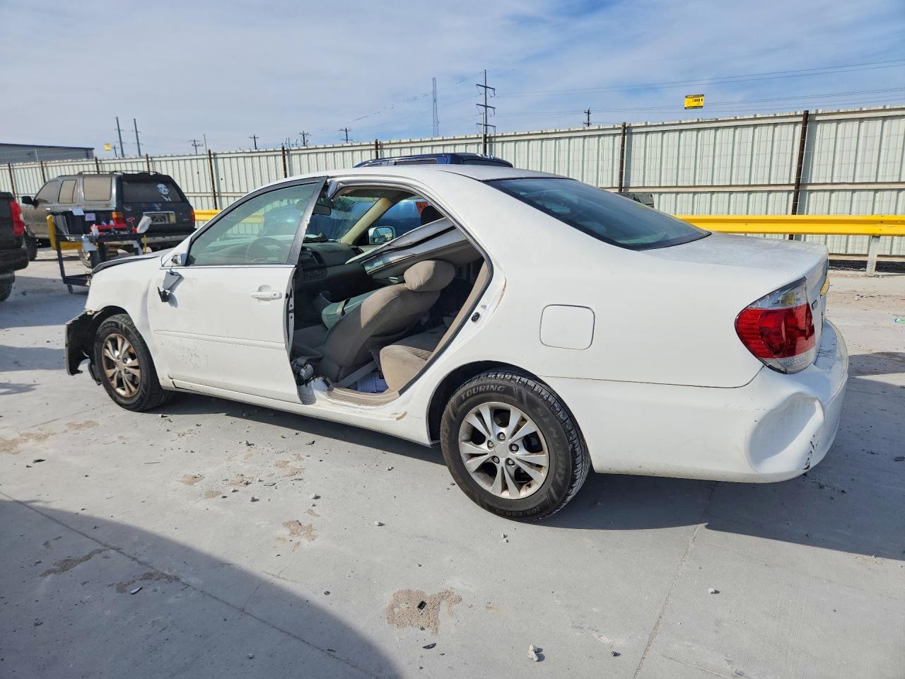 2006 TOYOTA CAMRY LE photo 4