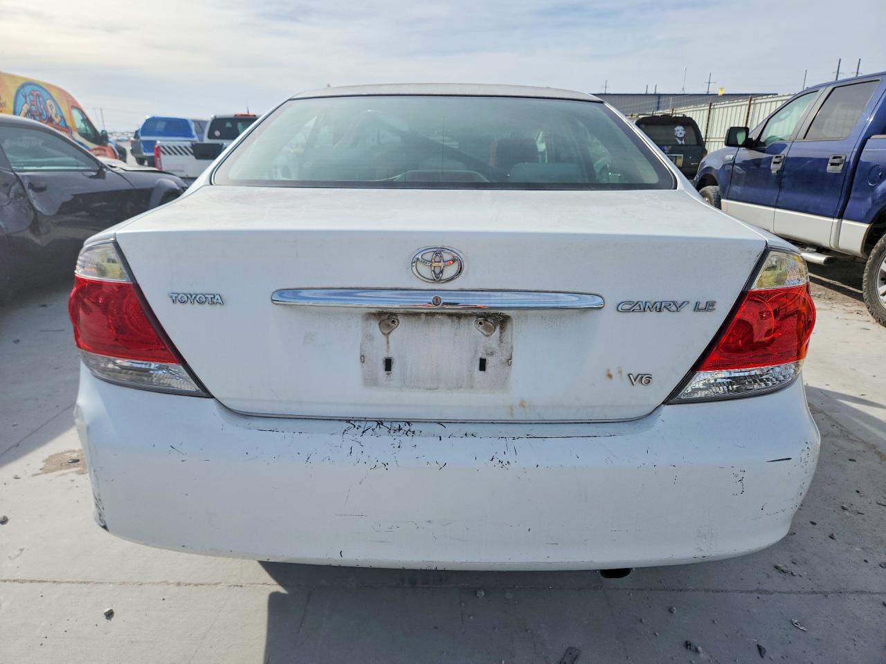 2006 TOYOTA CAMRY LE photo 16