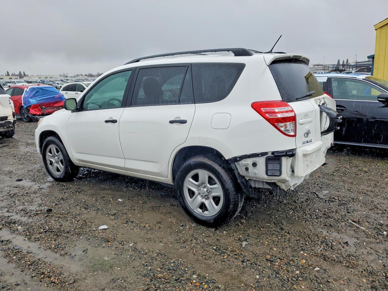 2012 TOYOTA RAV4 photo 2