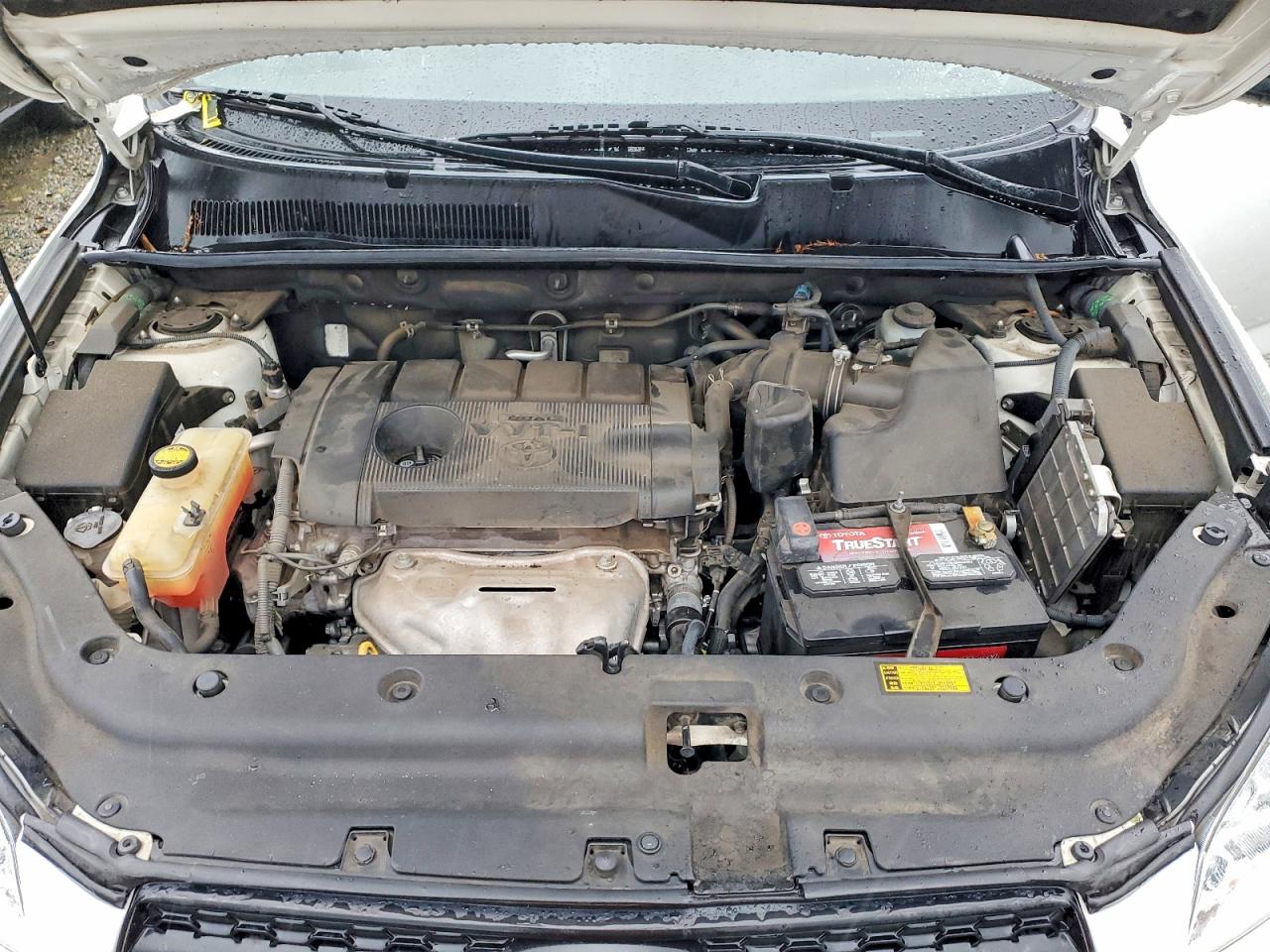 2012 TOYOTA RAV4 photo 11