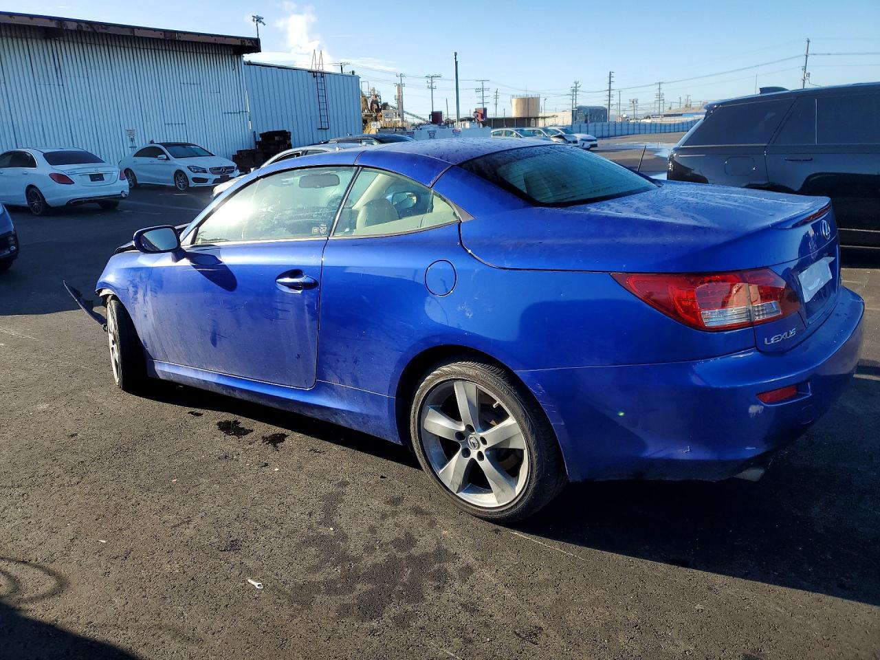 2010 LEXUS IS 250 photo 3