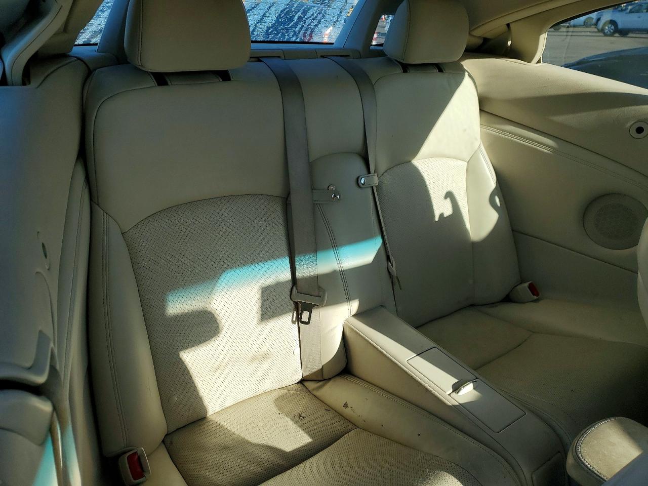 2010 LEXUS IS 250 photo 19