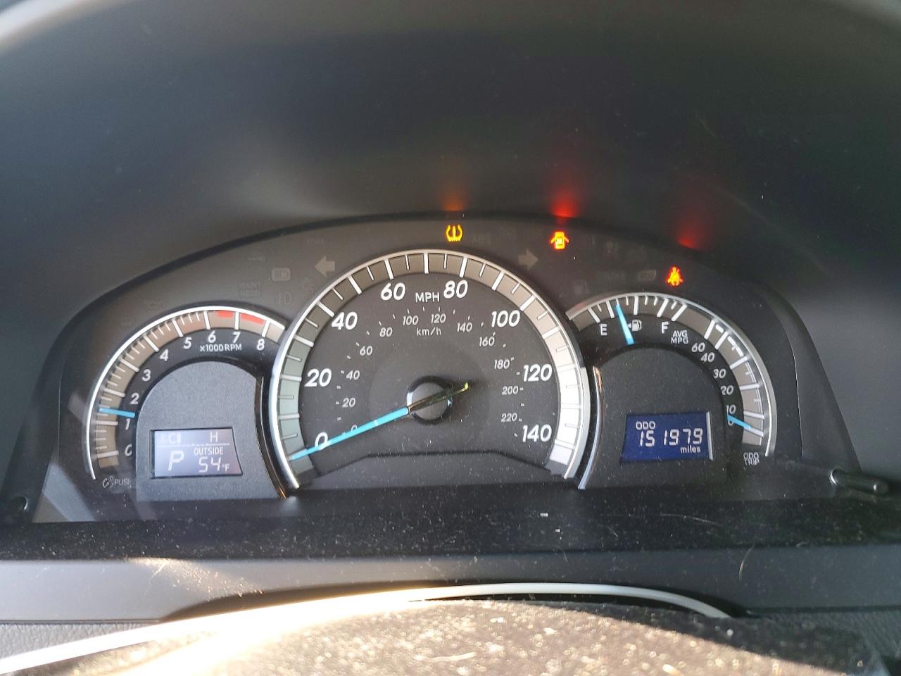 2014 TOYOTA CAMRY L photo 17