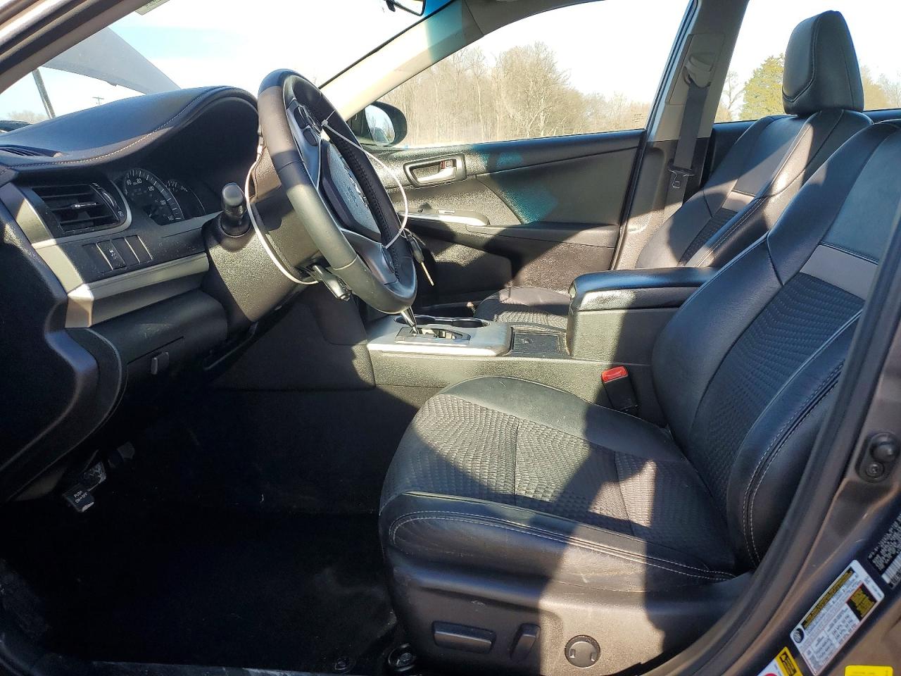 2014 TOYOTA CAMRY L photo 13