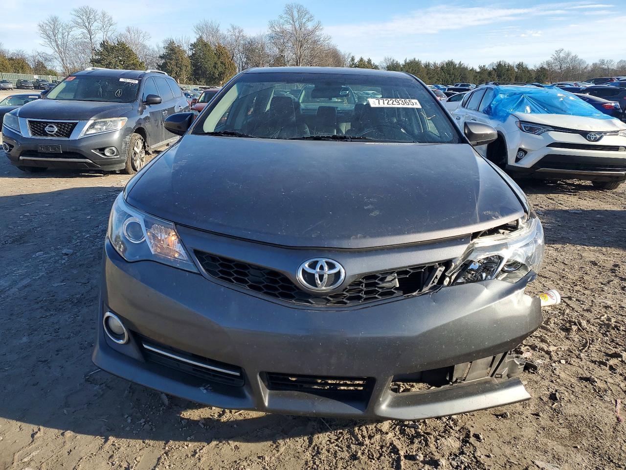 2014 TOYOTA CAMRY L photo 9