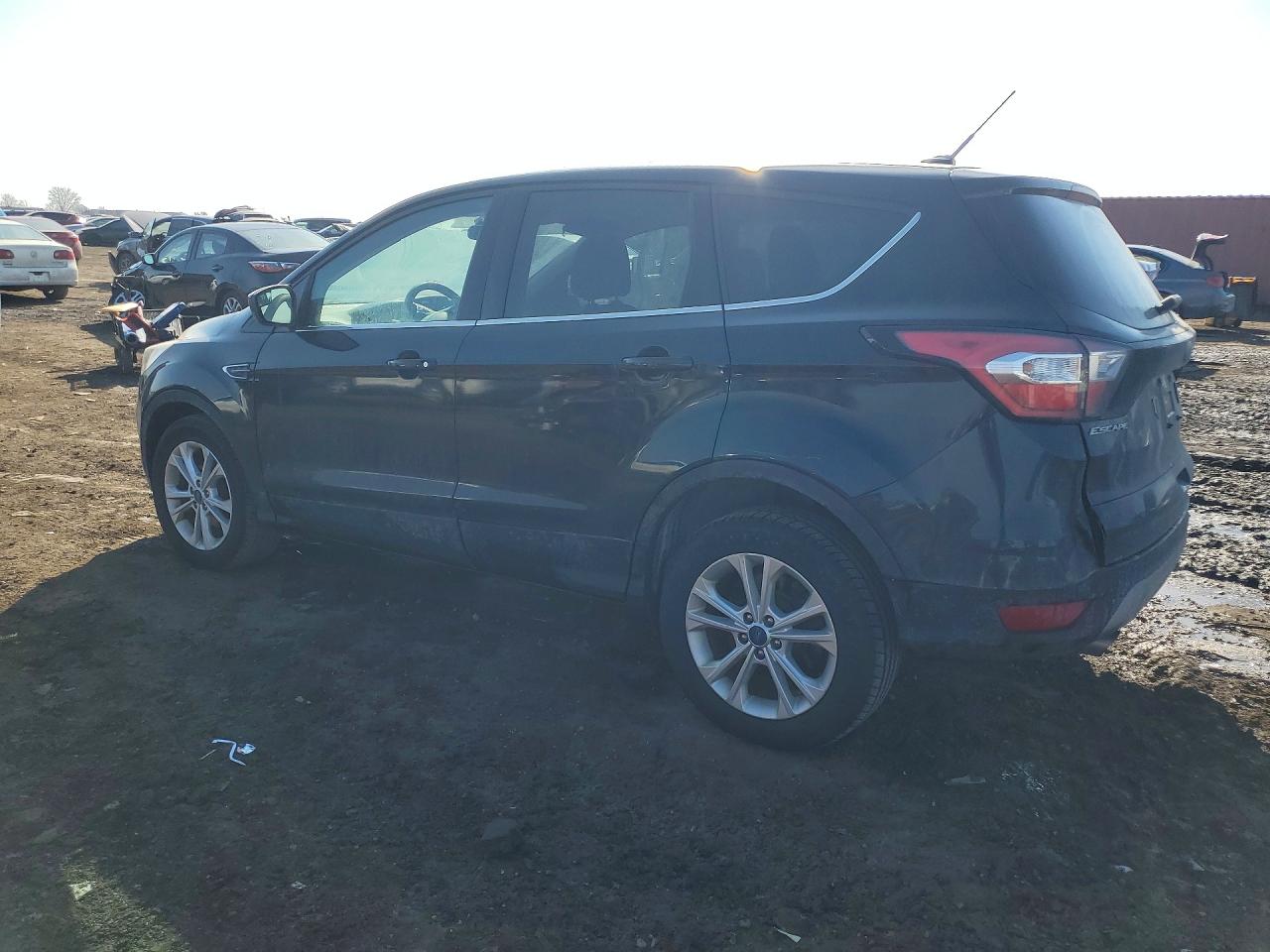 2017 FORD ESCAPE SE photo 4