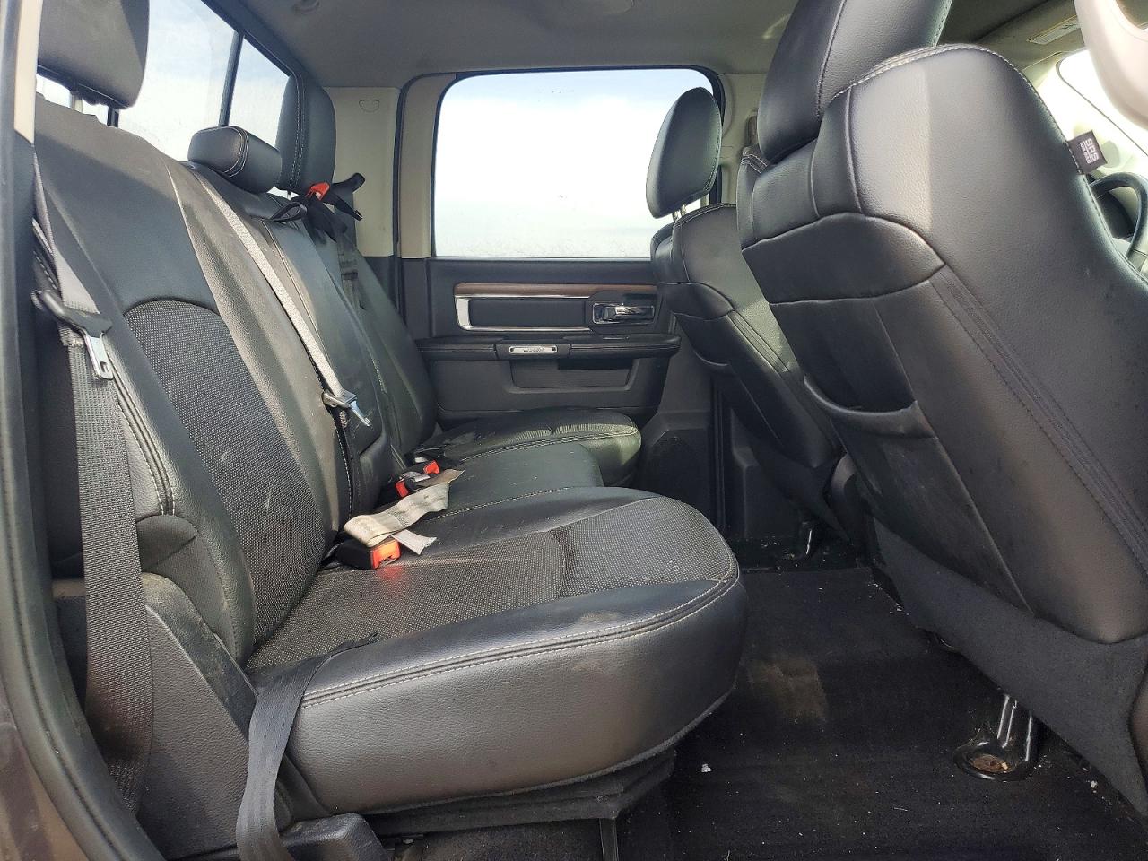 2016 RAM 1500 LARAMIE photo 10