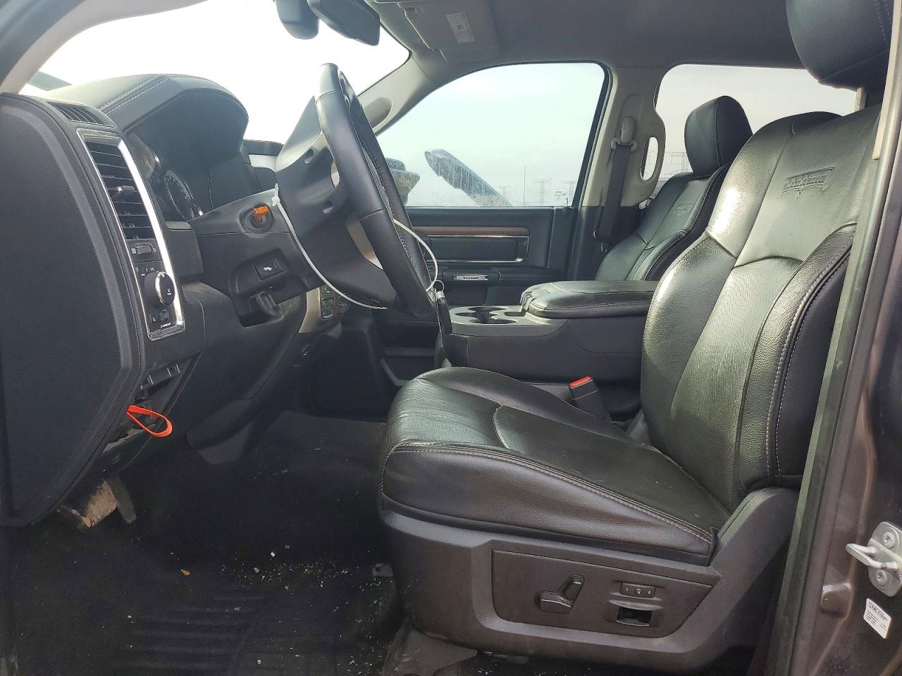 2016 RAM 1500 LARAMIE photo 7