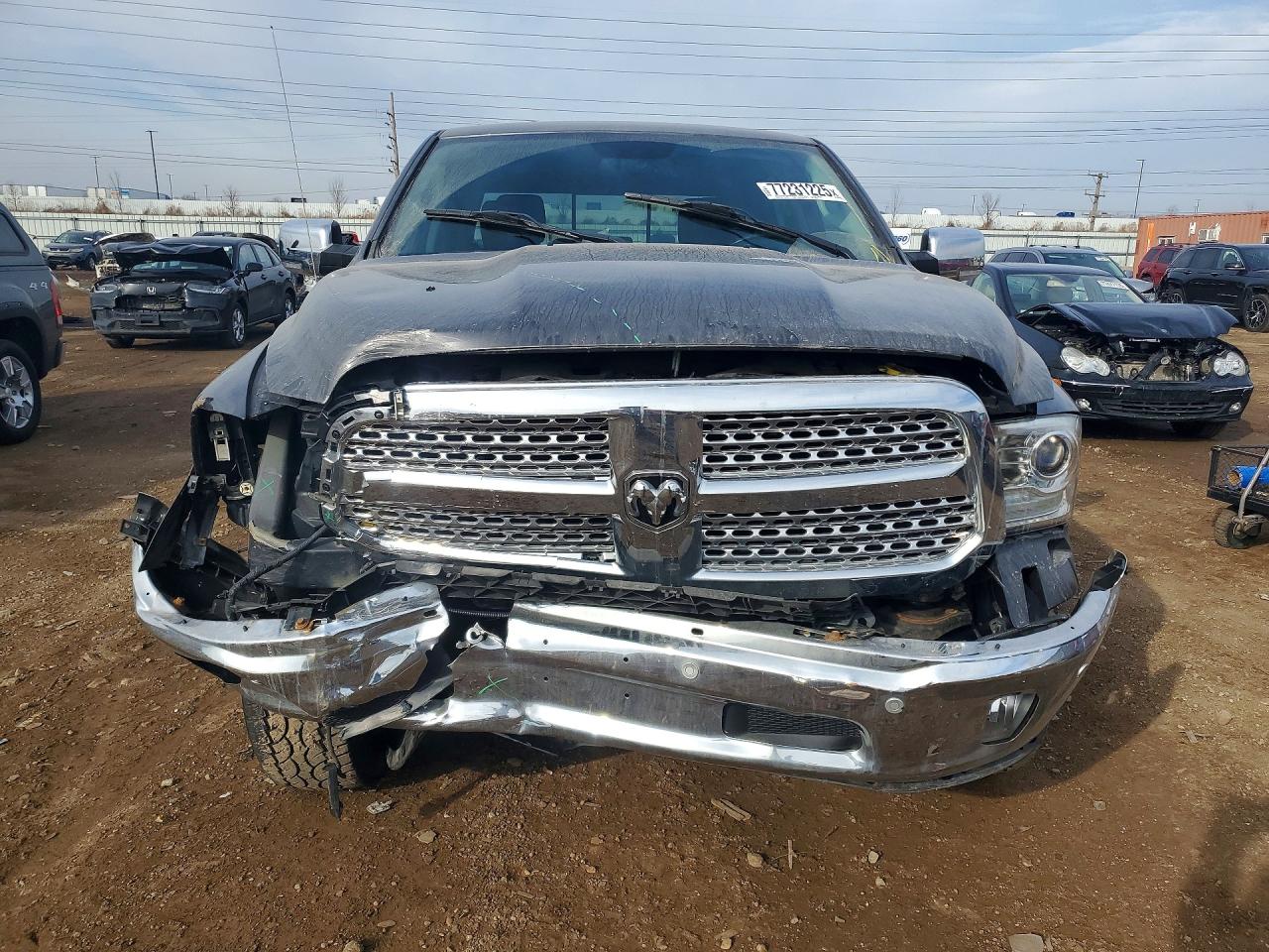 2016 RAM 1500 LARAMIE photo 5
