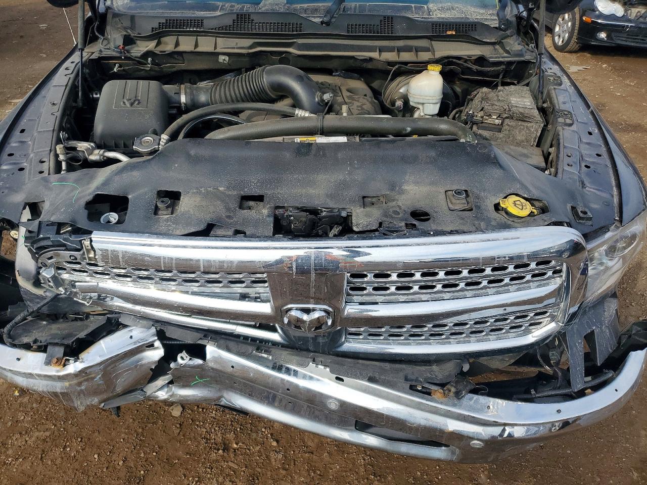 2016 RAM 1500 LARAMIE photo 11