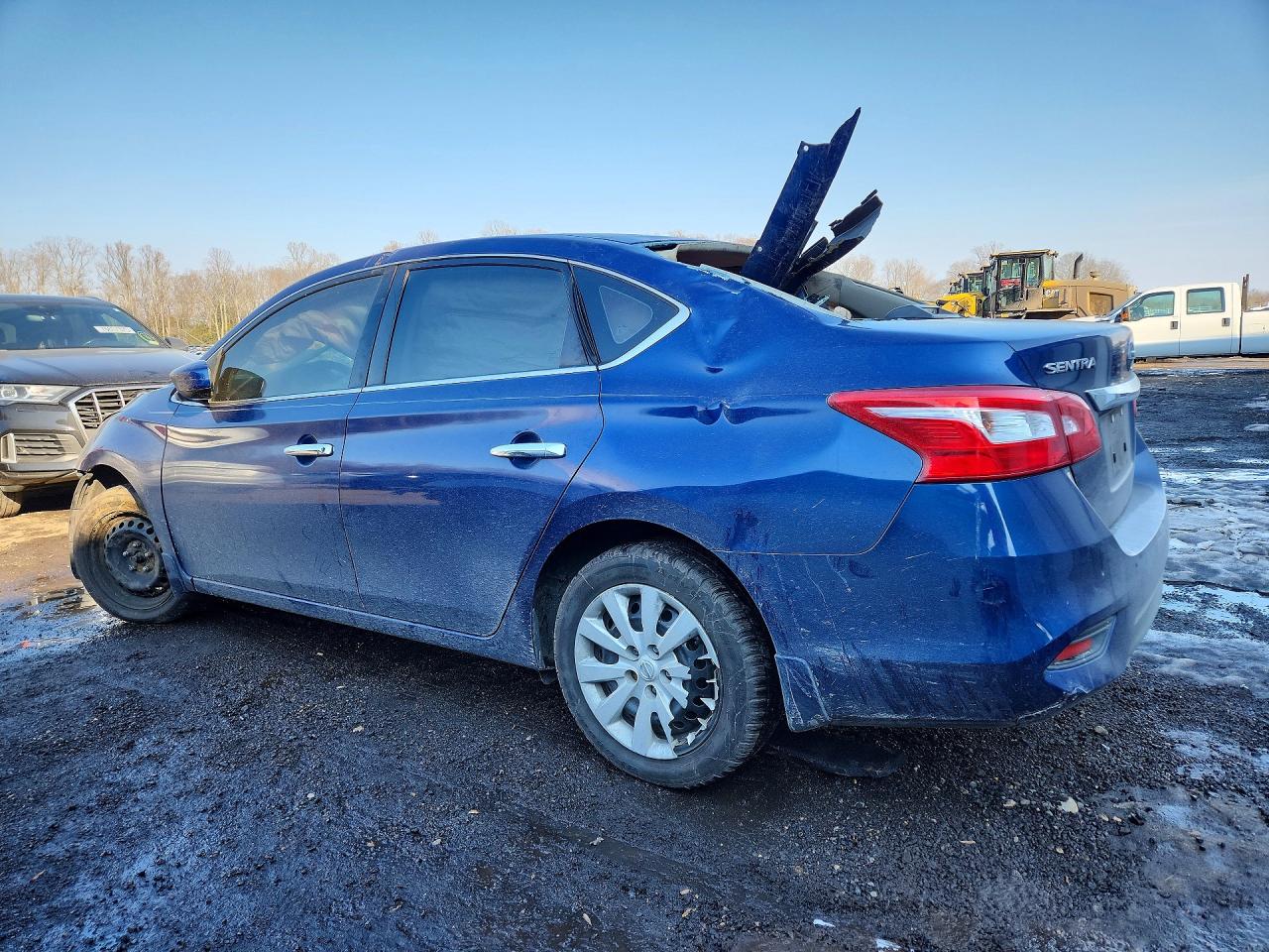 2017 NISSAN SENTRA S photo 4