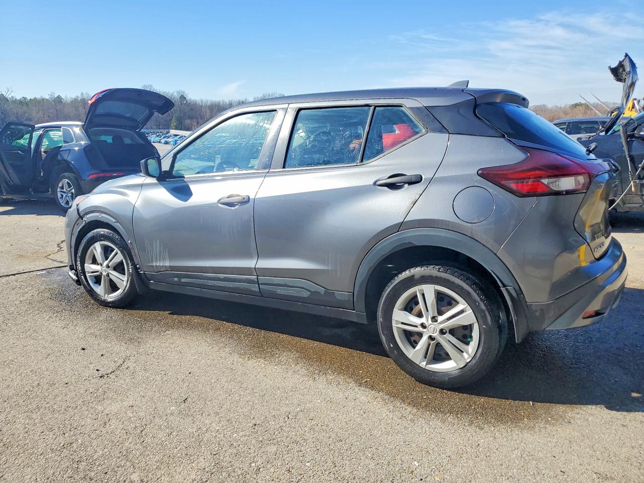 2022 NISSAN KICKS S photo 3