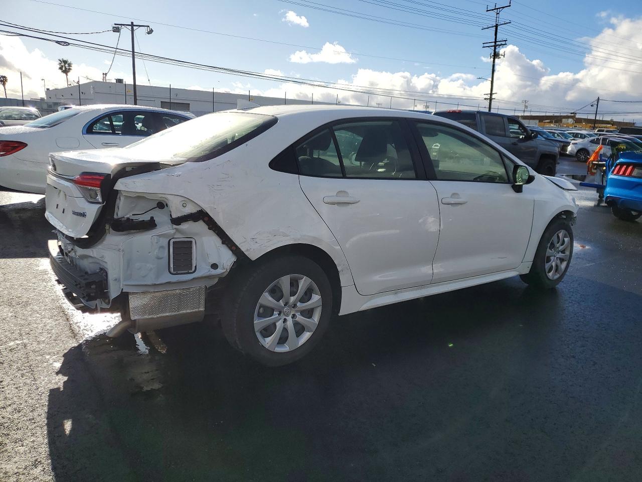 2024 TOYOTA COROLLA LE photo 5