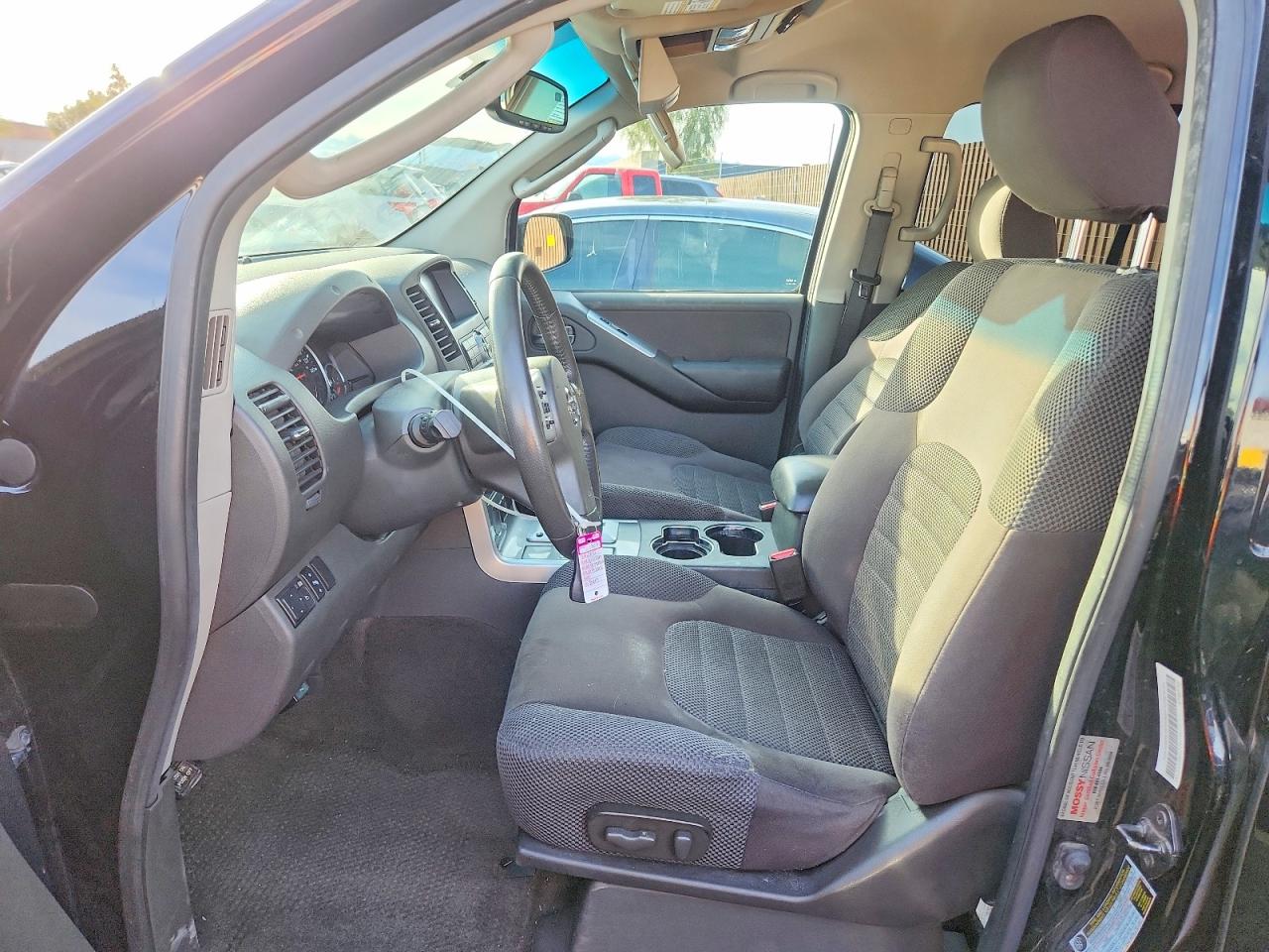 2012 NISSAN PATHFINDER S photo 13
