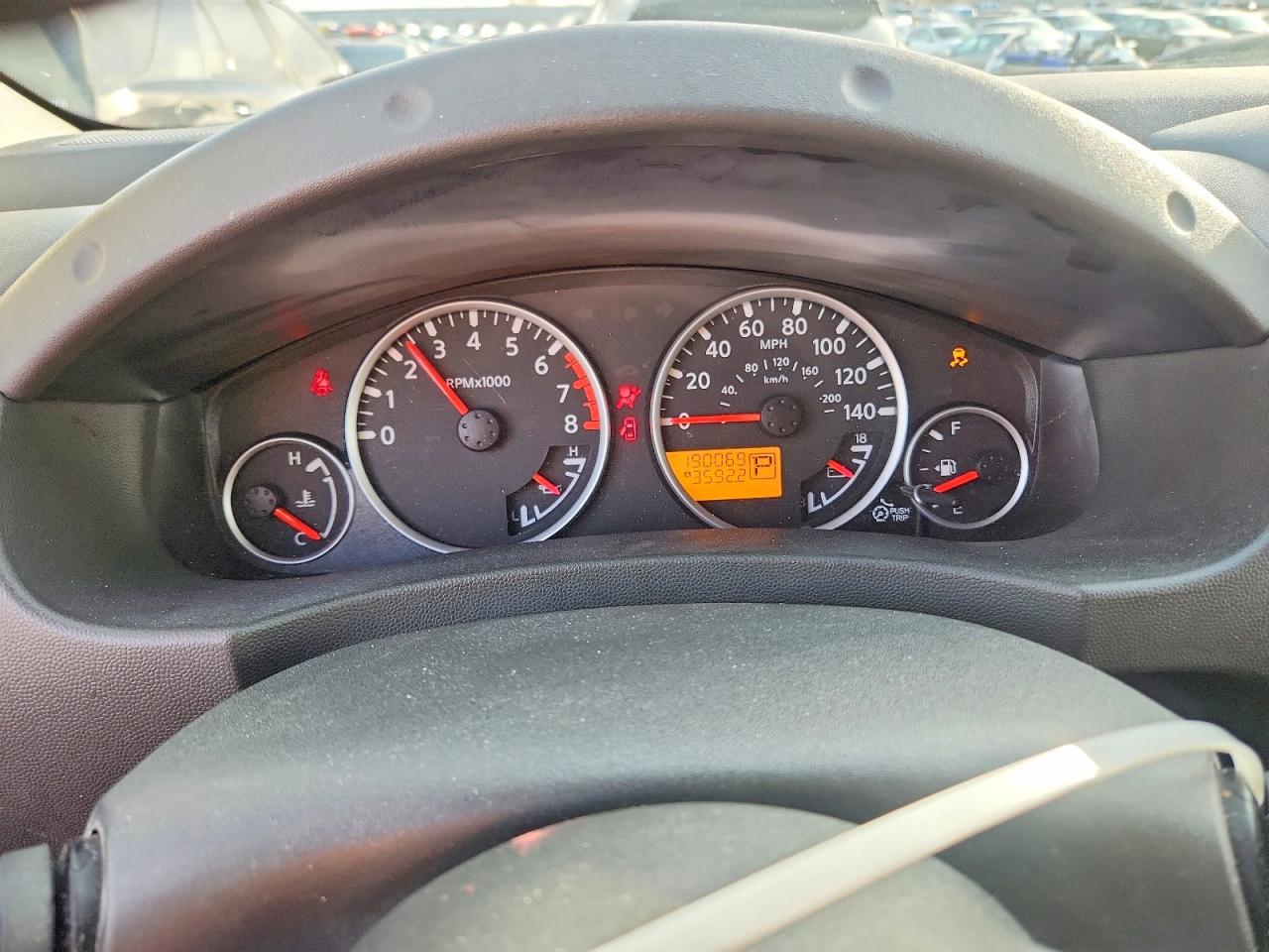 2012 NISSAN PATHFINDER S photo 17