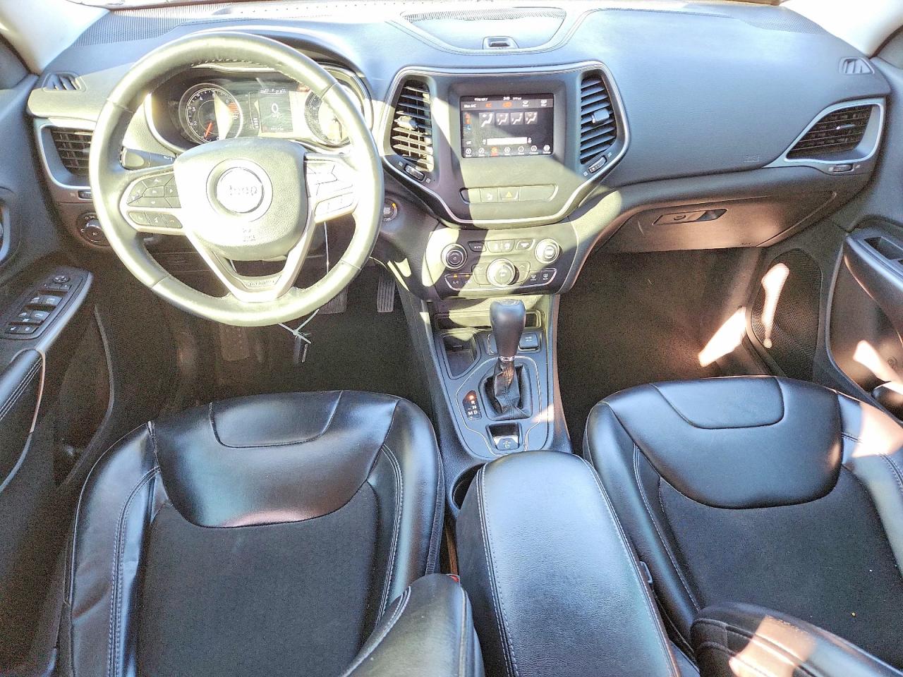 2019 JEEP CHEROKEE LATITUDE PLUS photo 8
