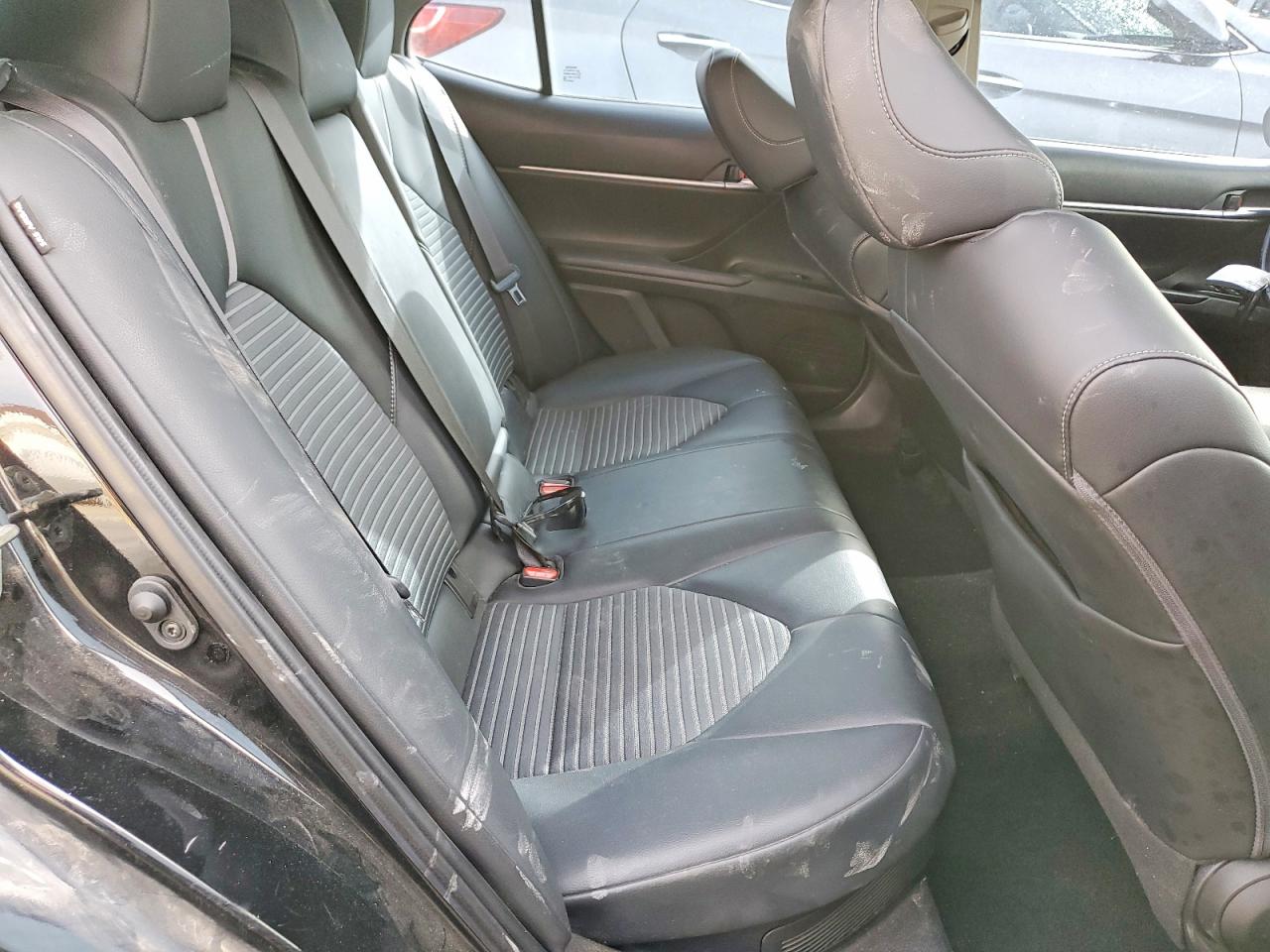 2020 TOYOTA CAMRY SE photo 19