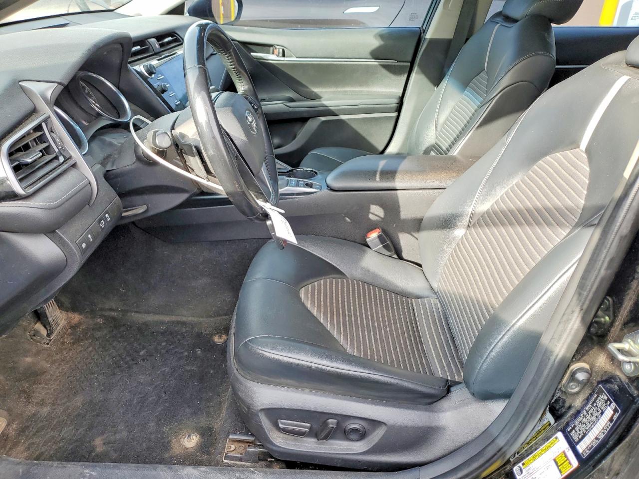 2020 TOYOTA CAMRY SE photo 13