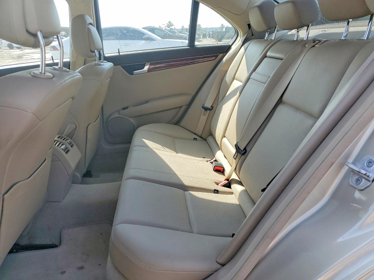2011 MERCEDES-BENZ C 300 photo 19