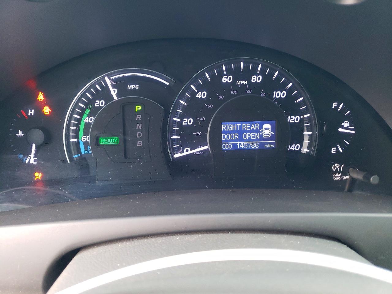 2011 TOYOTA CAMRY HYBRID photo 17