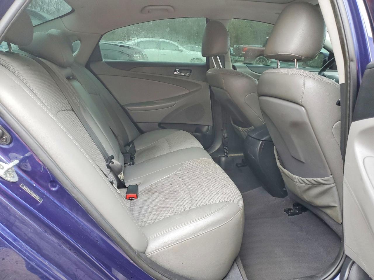2013 HYUNDAI SONATA SE photo 19