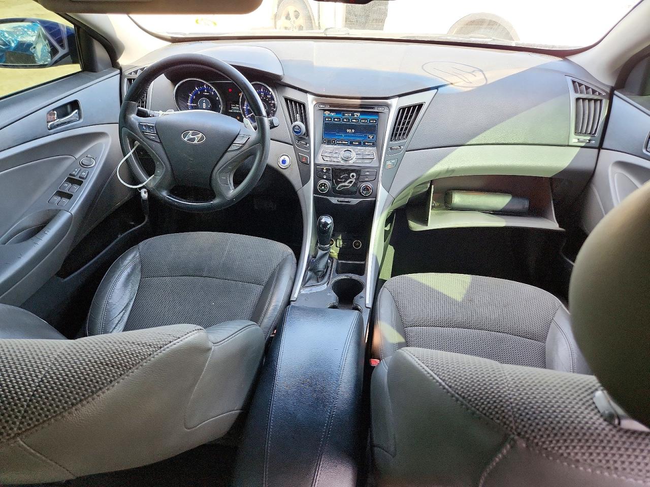 2013 HYUNDAI SONATA SE photo 15
