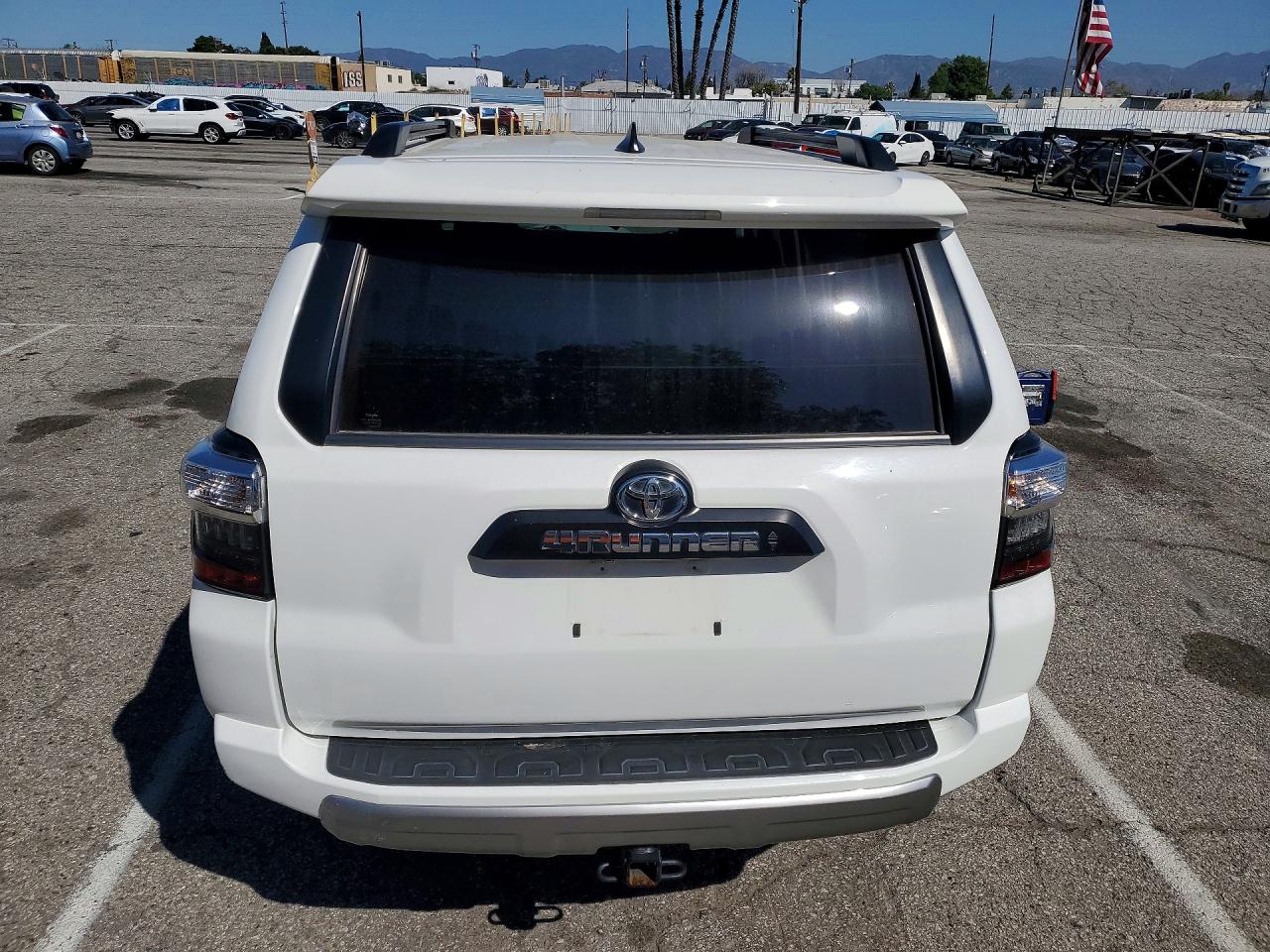 2022 TOYOTA 4RUNNER SR5 PREMIUM photo 16