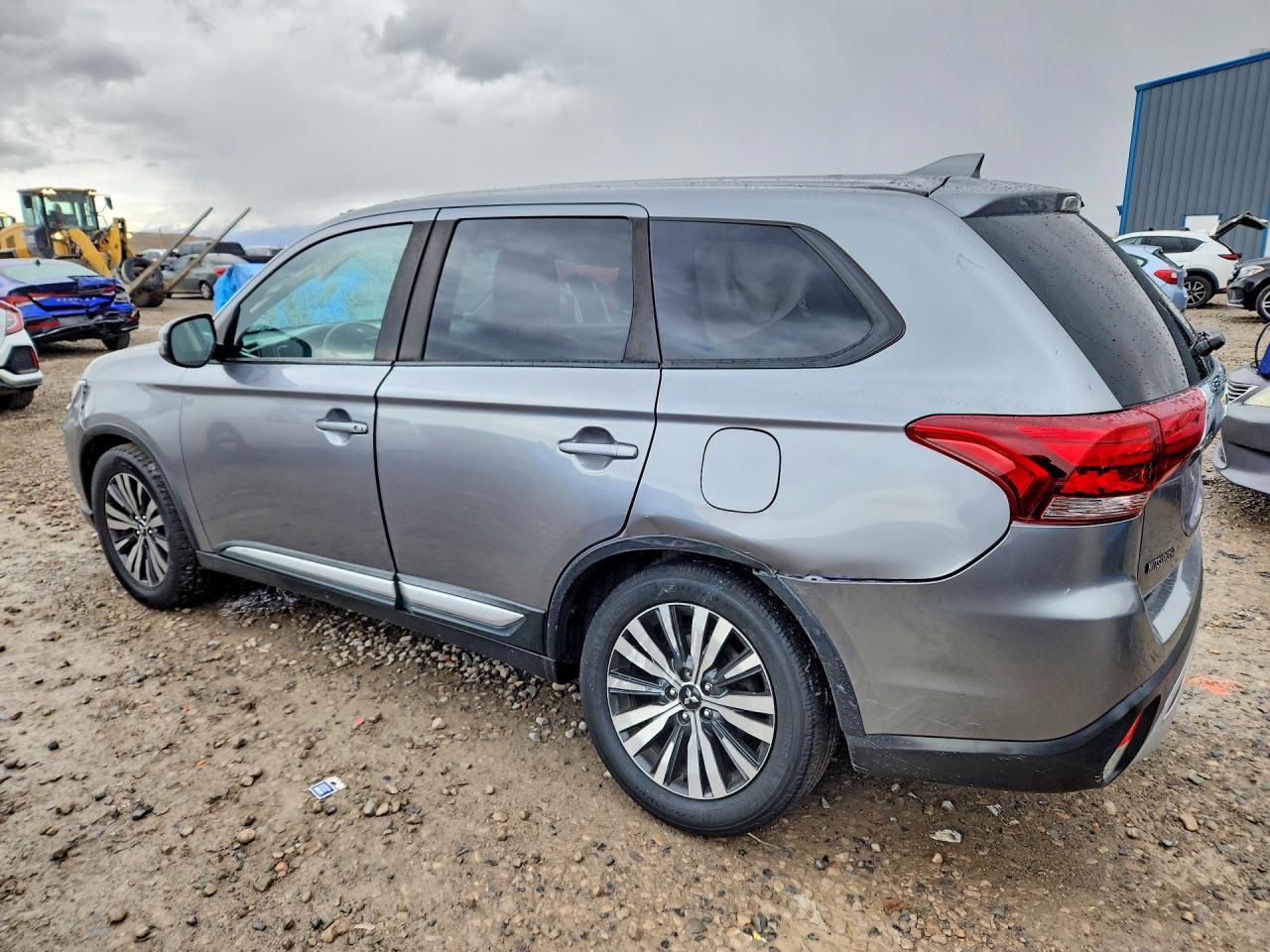 2019 MITSUBISHI OUTLANDER SE photo 3