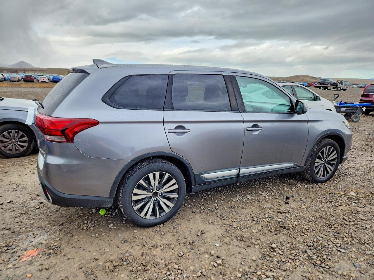 2019 MITSUBISHI OUTLANDER SE photo 5
