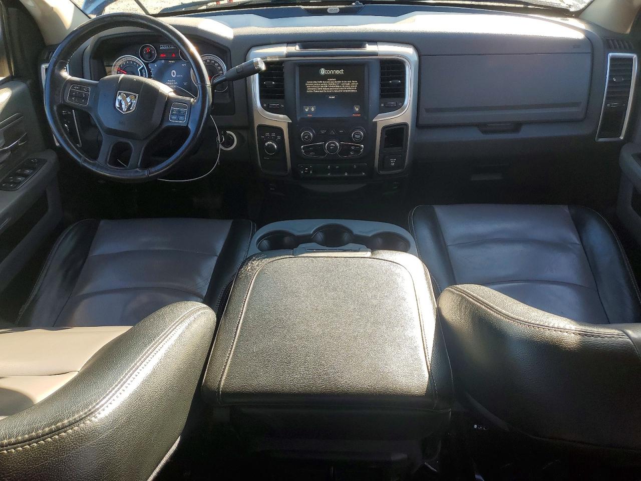 2013 RAM 1500 SLT photo 15