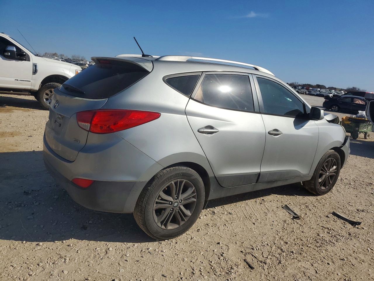 2015 HYUNDAI TUCSON SE photo 5