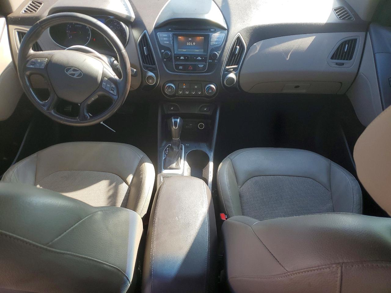 2015 HYUNDAI TUCSON SE photo 15