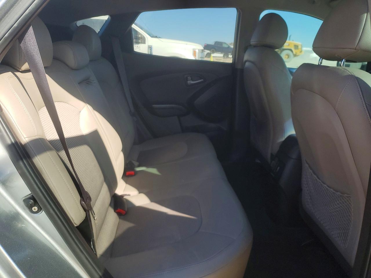 2015 HYUNDAI TUCSON SE photo 19