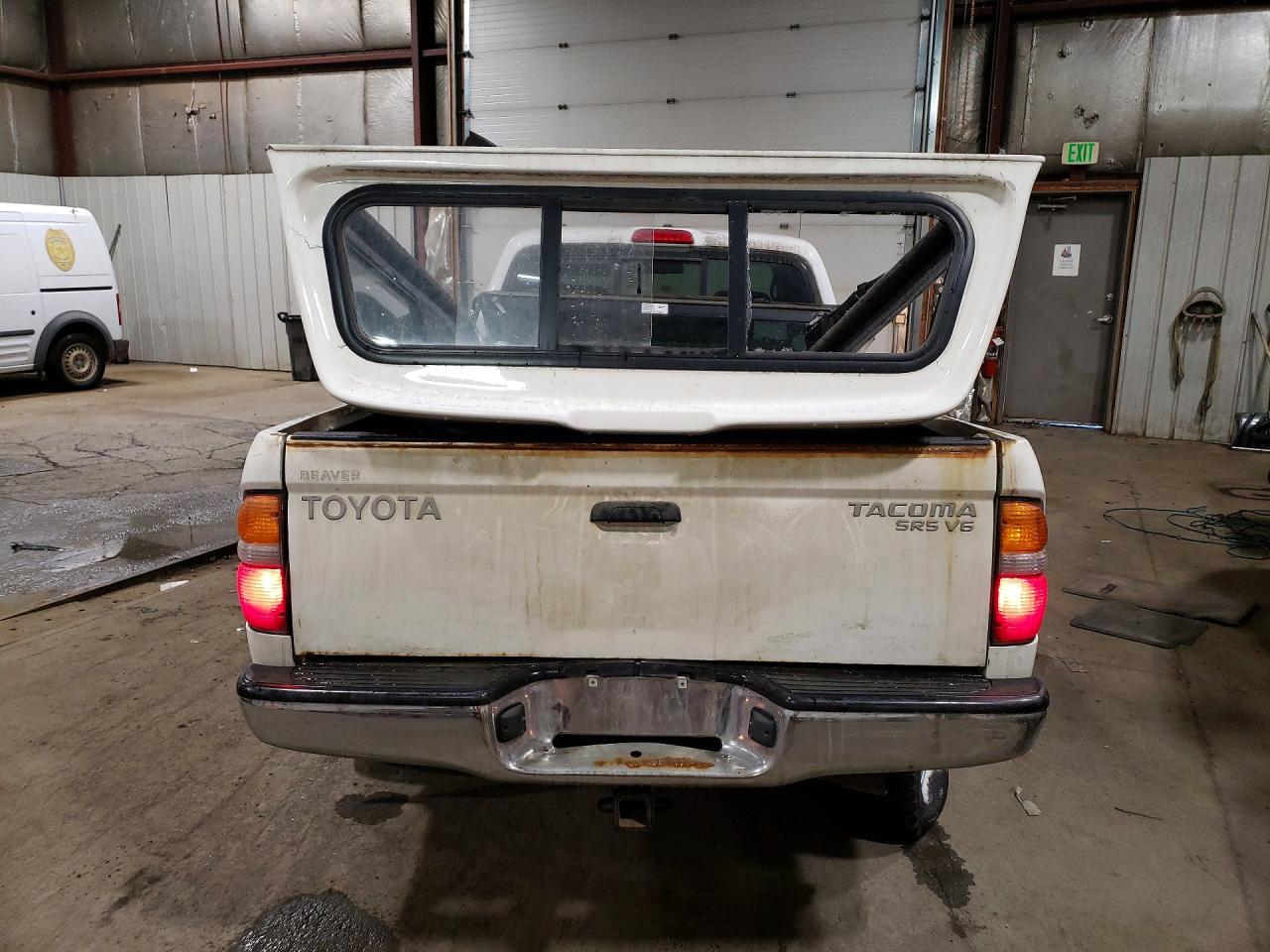 2004 TOYOTA TACOMA V6 photo 11