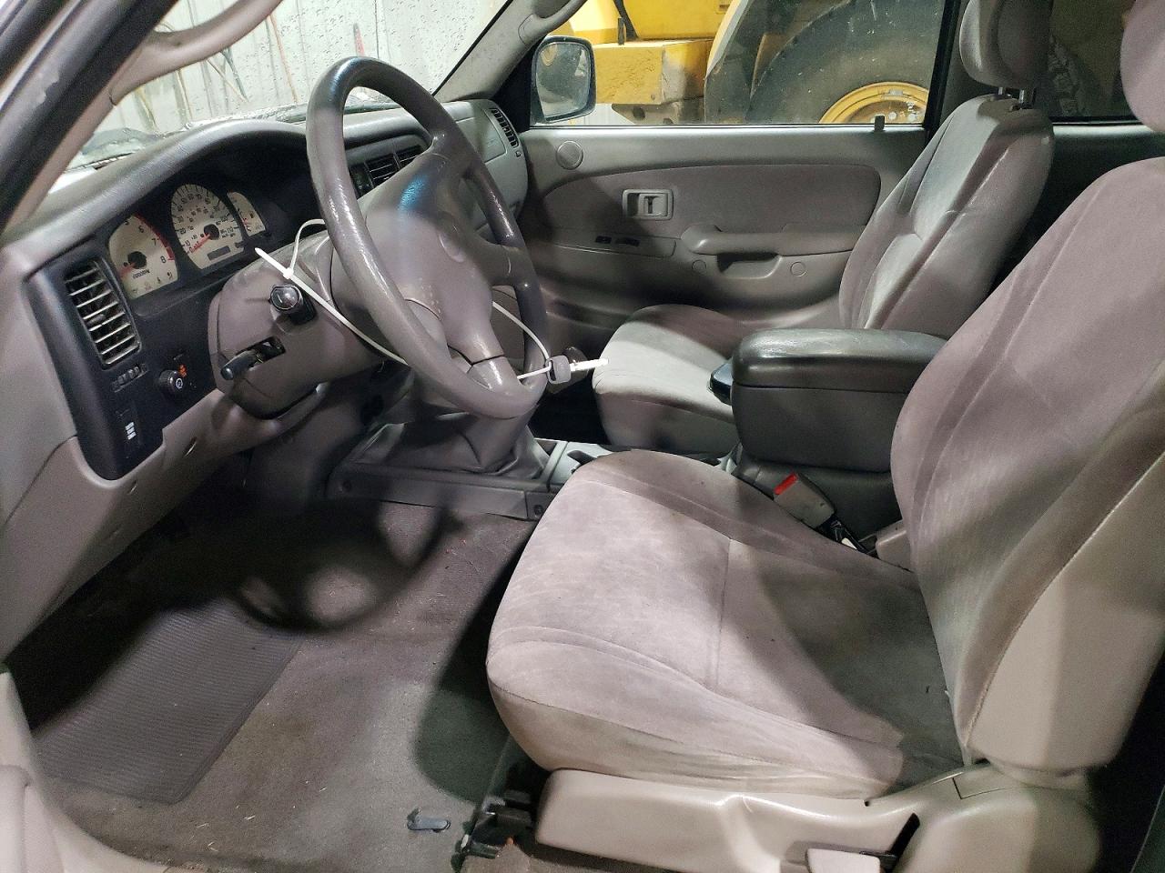 2004 TOYOTA TACOMA V6 photo 13