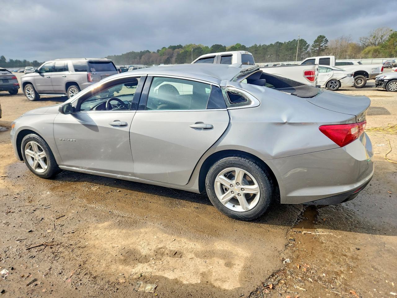 2024 CHEVROLET MALIBU LT photo 3