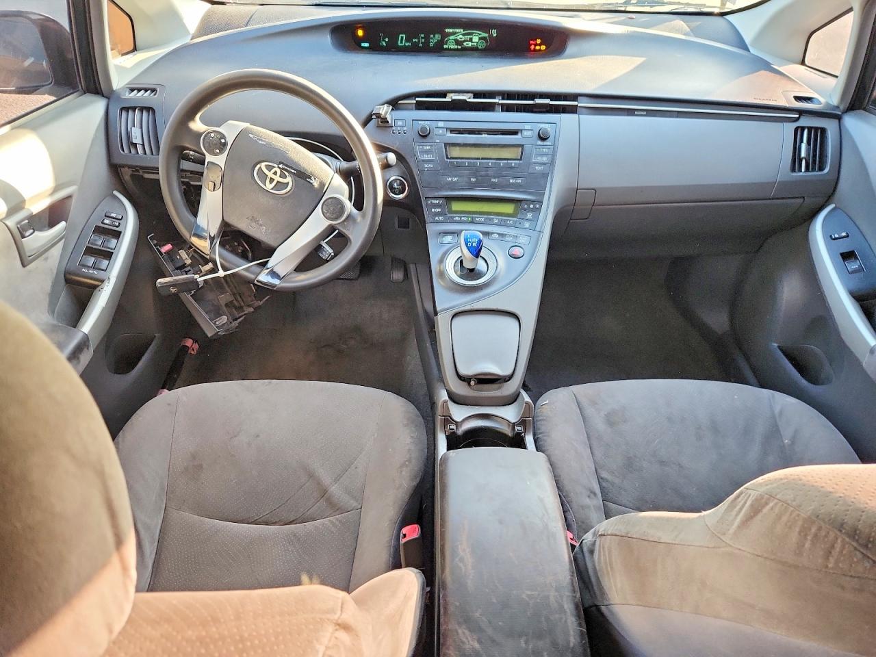 2011 TOYOTA PRIUS TWO photo 8