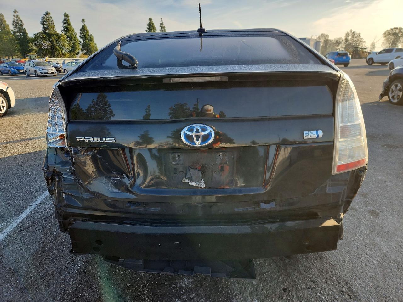 2011 TOYOTA PRIUS TWO photo 6