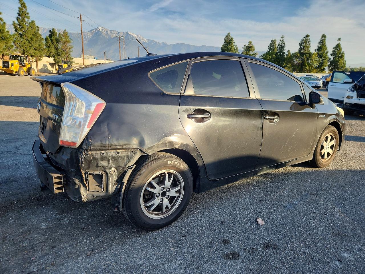 2011 TOYOTA PRIUS TWO photo 3
