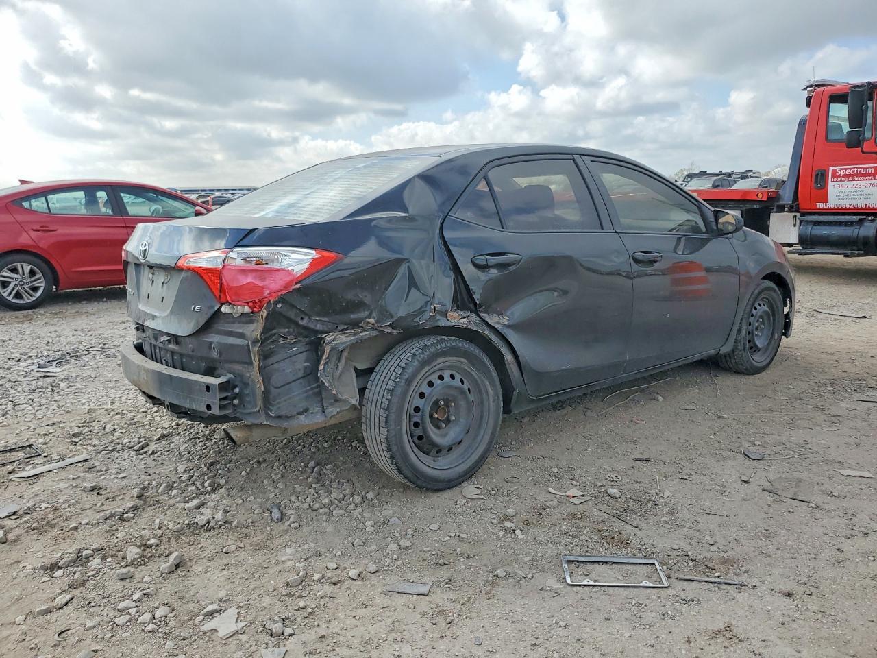 2015 TOYOTA COROLLA LE photo 3