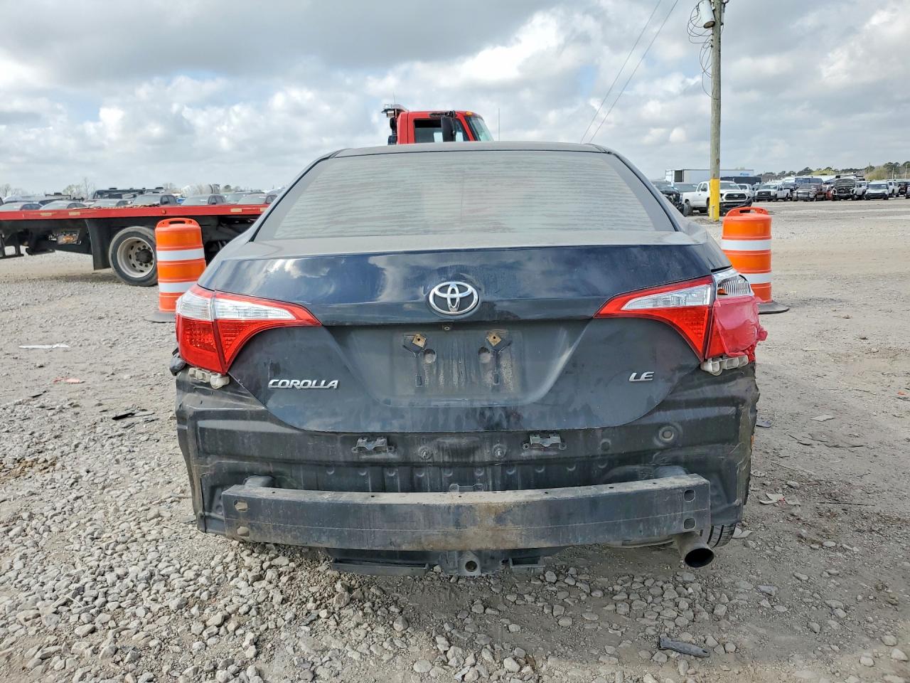 2015 TOYOTA COROLLA LE photo 6