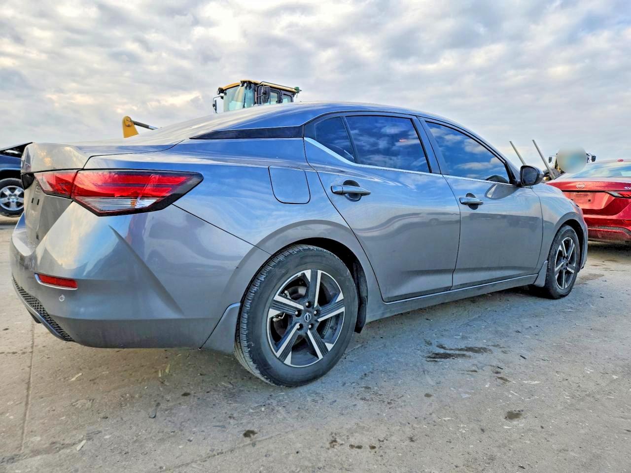 2025 NISSAN SENTRA SV photo 3