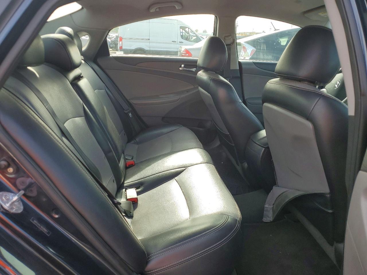 2011 HYUNDAI SONATA GLS photo 19