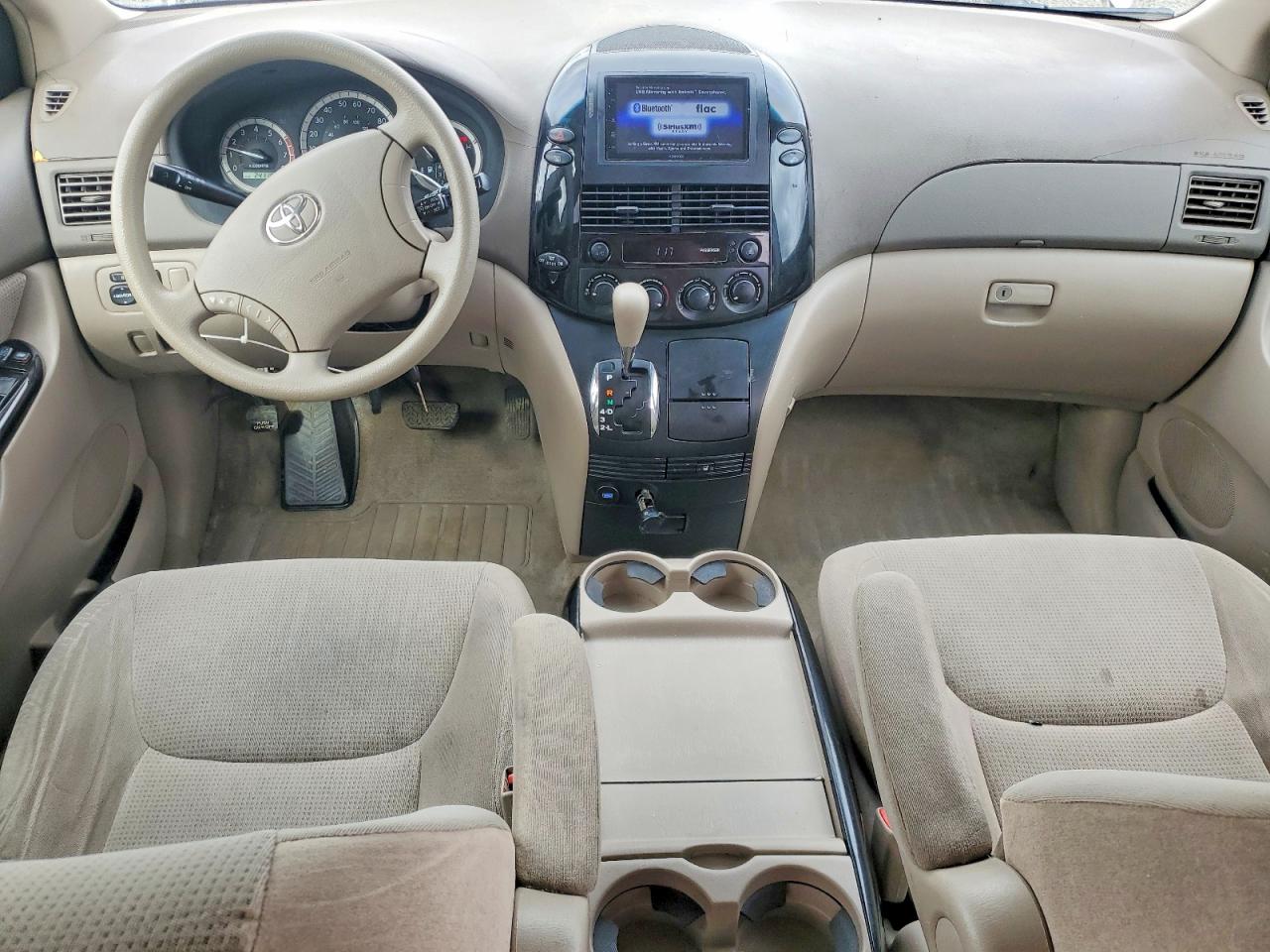 2004 TOYOTA SIENNA LE 7 PASSENGER photo 22