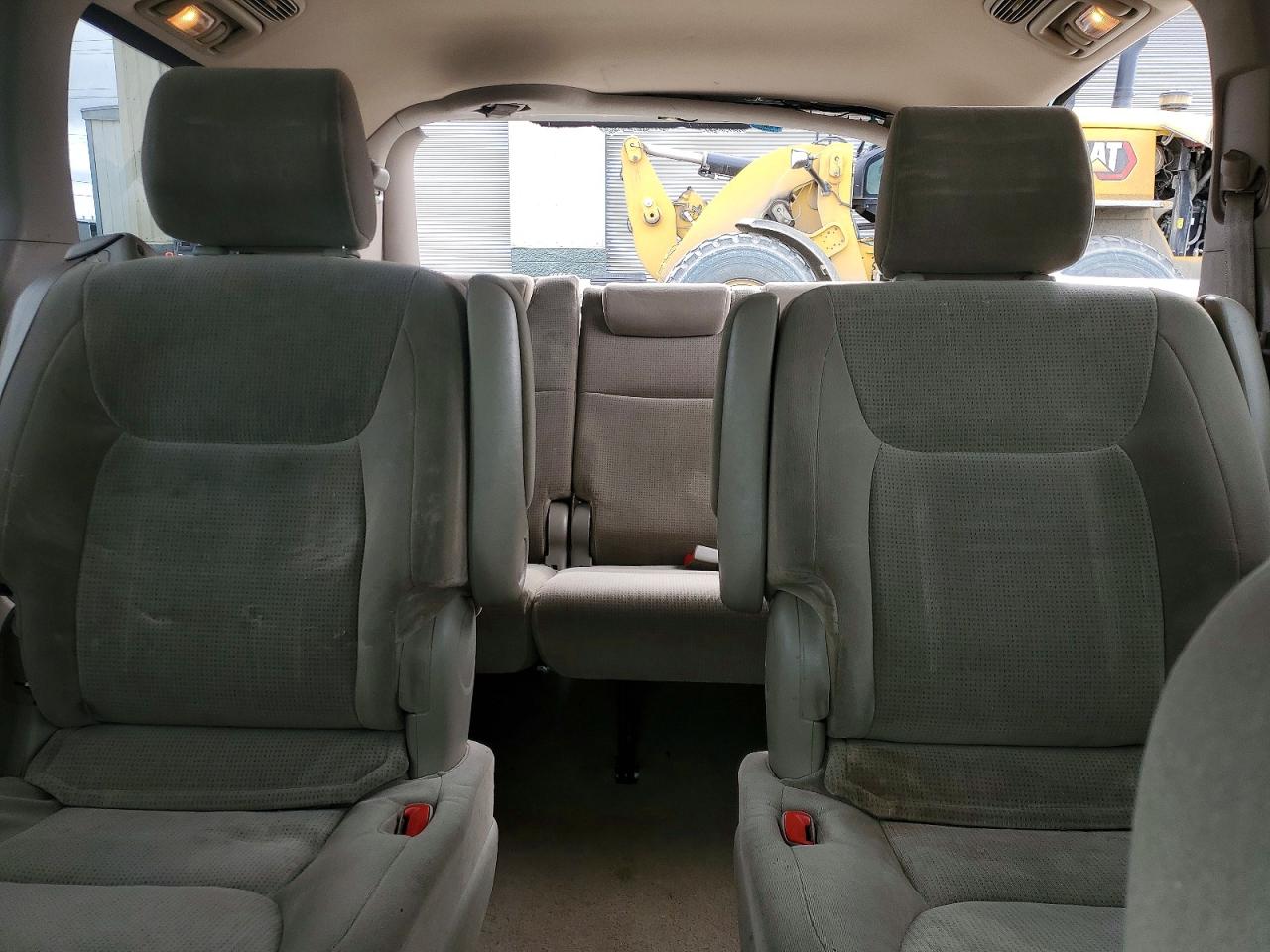 2004 TOYOTA SIENNA LE 7 PASSENGER photo 28